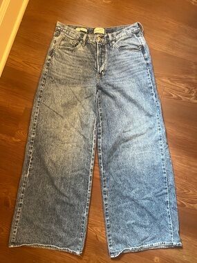 Universal Thread Wide-Leg Jeans in Light Blue Stonewash